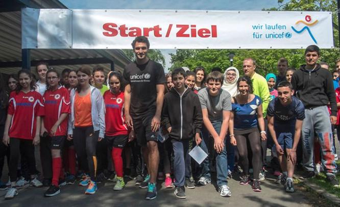 mats_hummels_start_unicef_spendenlauf.jpg